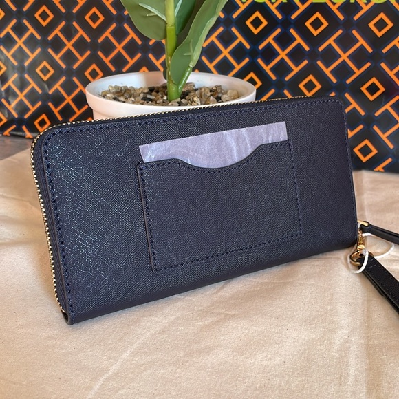 New, emerson wristlet zip continental wallet - Picture 4 of 12